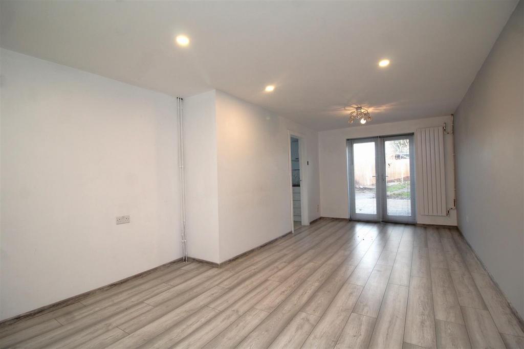 Living room 1 .JPG