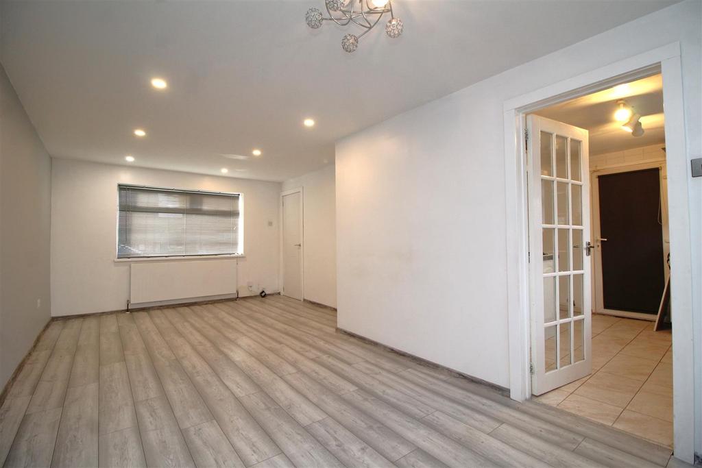 Living room 2 .JPG