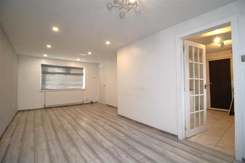 3 bedroom semi-detached house to rent, Almond Road, Peterborough