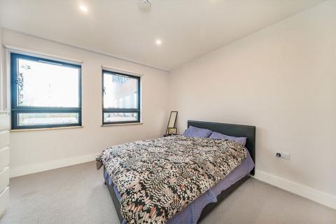undefined, High Street, Feltham TW13