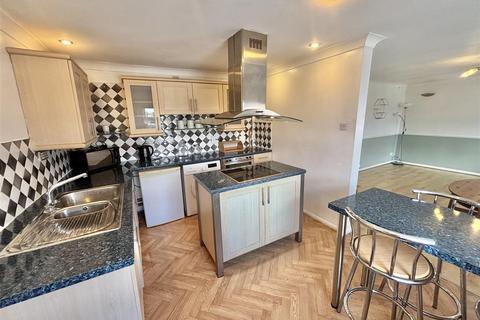 undefined, Plimsoll Way, Hull