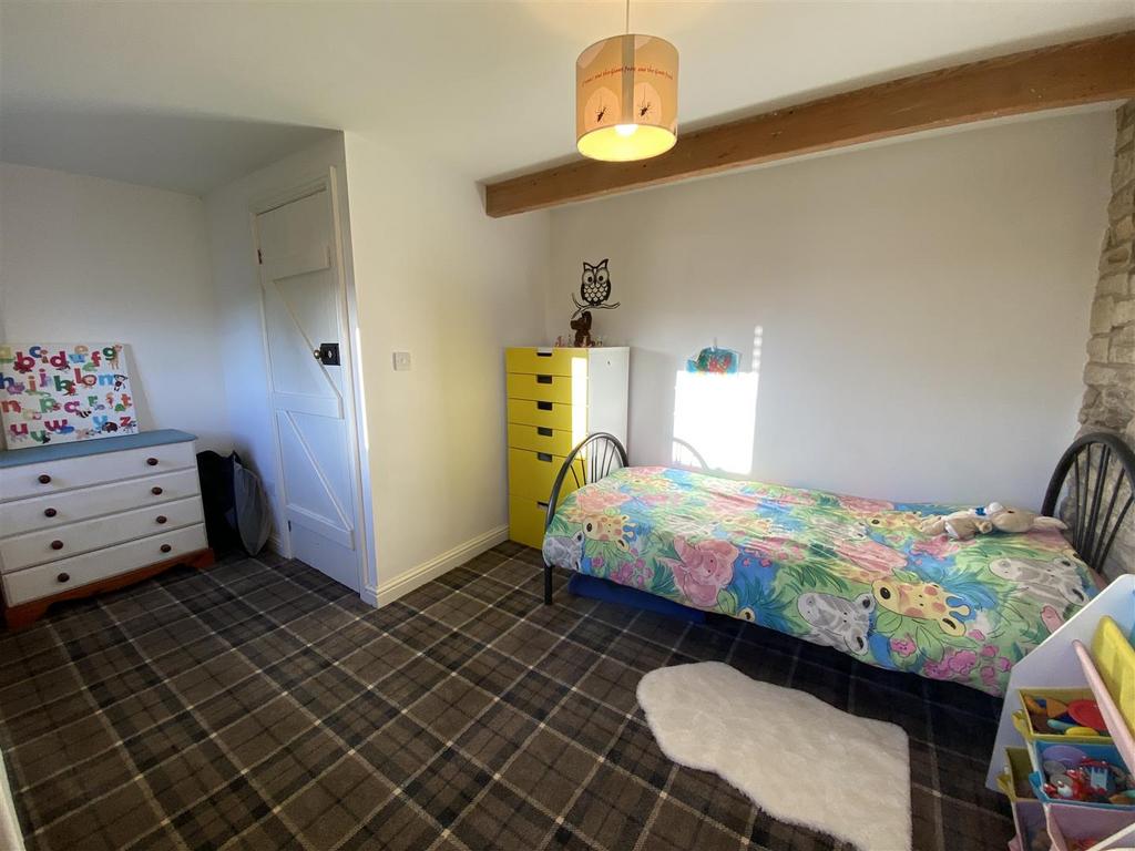 Bramleys Estate Agents - Squarefield - Scholes Moo