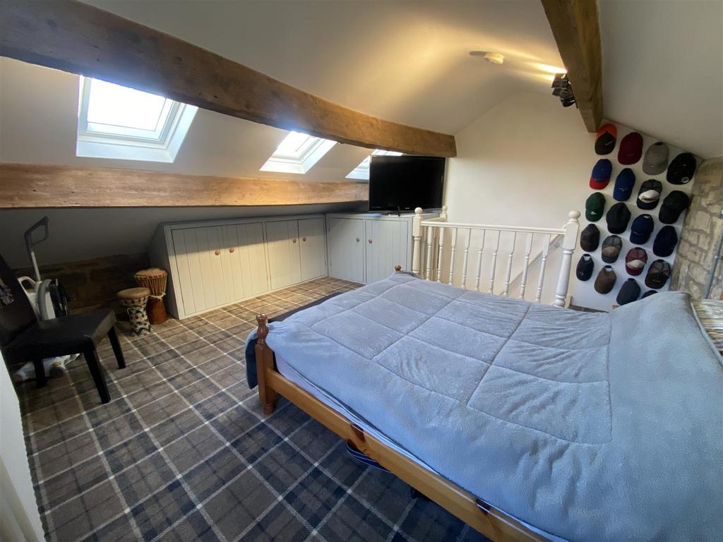Bramleys Estate Agents - Squarefield - Scholes Moo