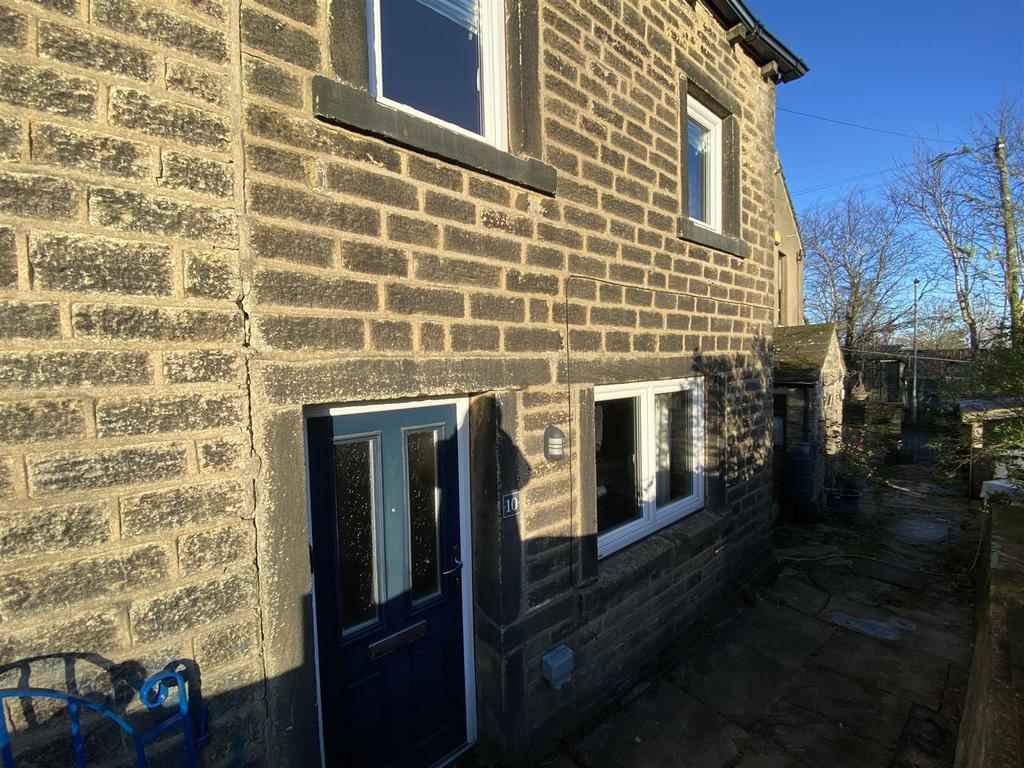 Bramleys Estate Agents - Squarefield - Scholes Moo