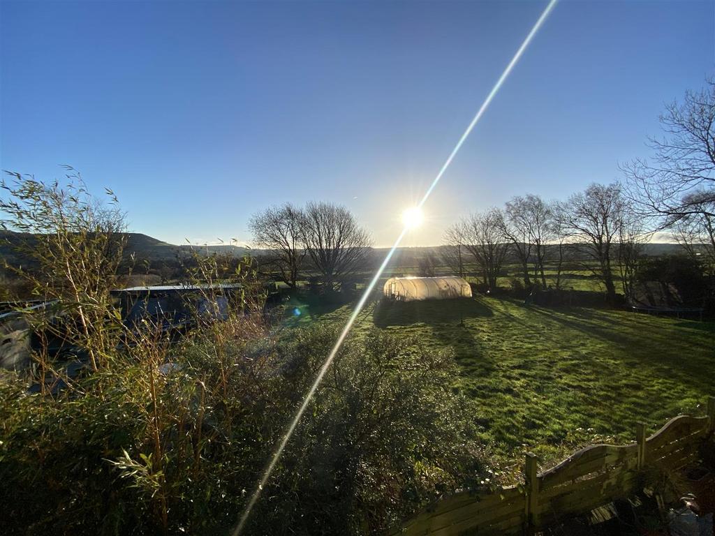Bramleys Estate Agents - Squarefield - Scholes Moo