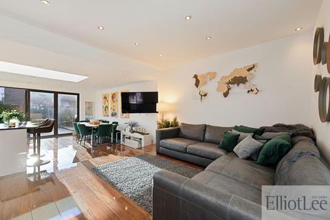 undefined, Georgian Court, Harrow HA9