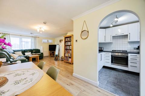 undefined, Mabledon Avenue, Ashford, TN24 8