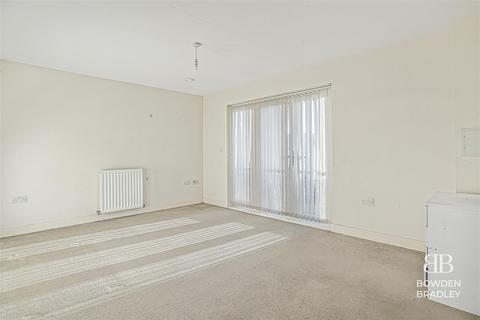 2 bedroom flat to rent, Reservoir Way, Hainault
