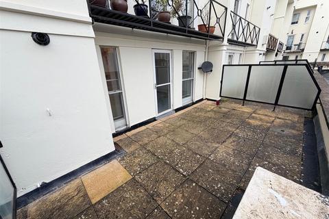 2 bedroom flat to rent, Berkeley Court, High Street, Cheltenham