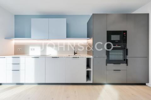 undefined, Peninsula Gardens, Greenwich Peninsula, London SE10