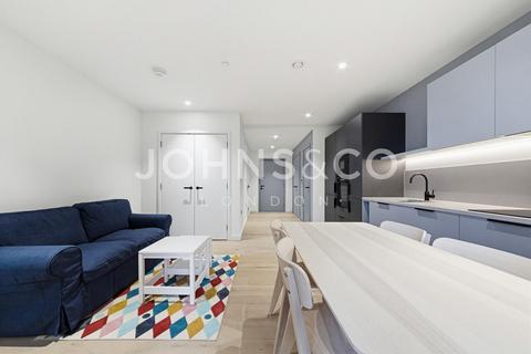 undefined, Peninsula Gardens, Greenwich Peninsula, London SE10