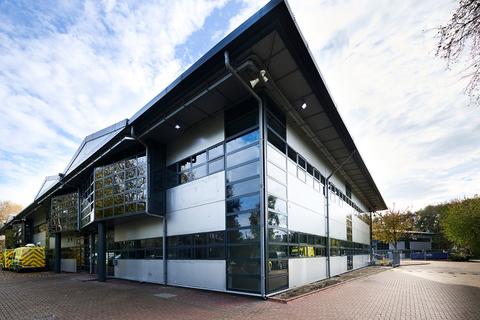 Warehouse to rent, Unit 4 Datapoint London E16 4