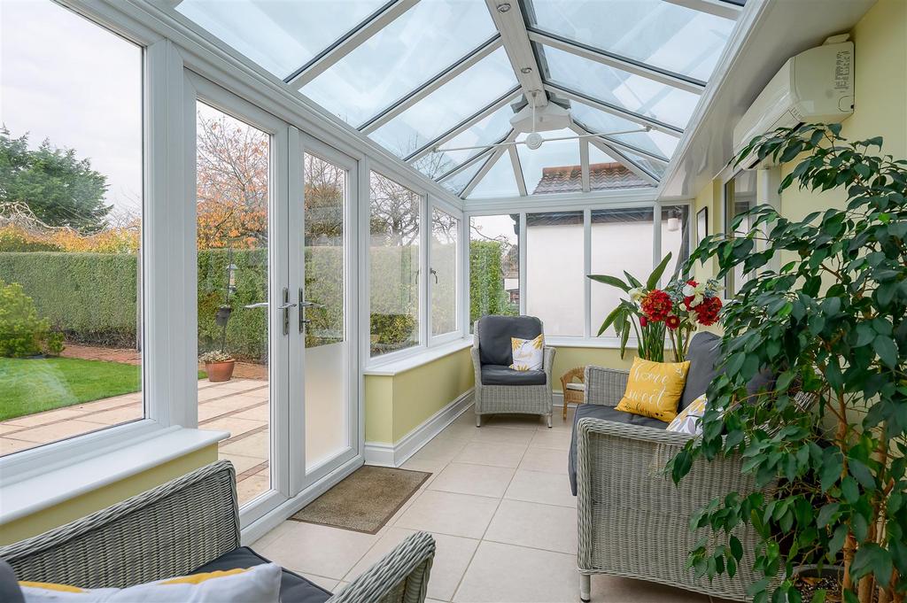 Conservatory / garden room