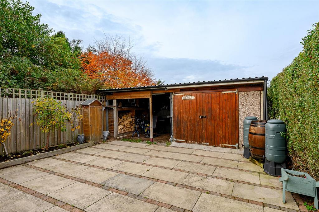 WORKSHOP & CAR PORT