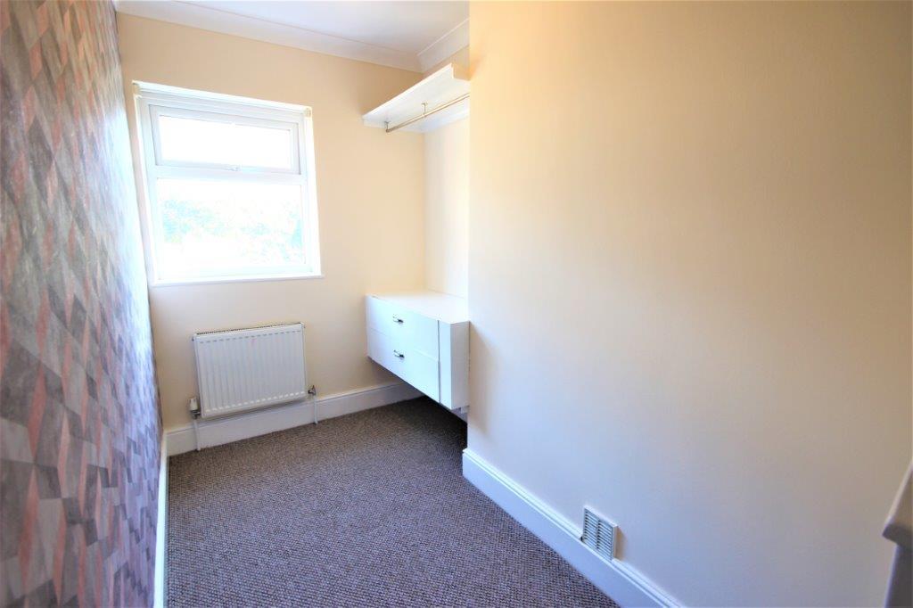 Anchorfields 22 - Dressing Room.JPG