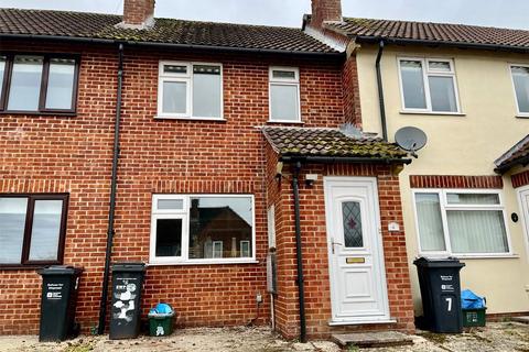 1 bedroom terraced house to rent, Campion Gardens, Chard, Somerset, TA20