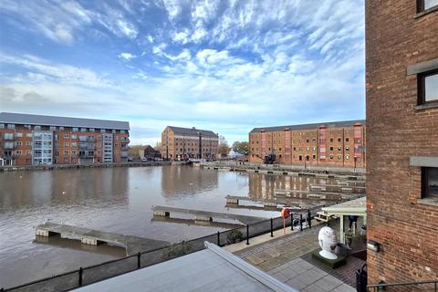 undefined, Merchants Quay, Gloucester Docks