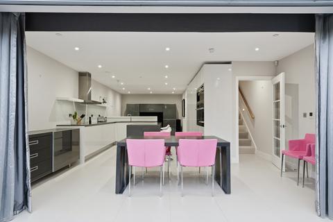 5 bedroom end of terrace house for sale, Havilland Mews, London, W12