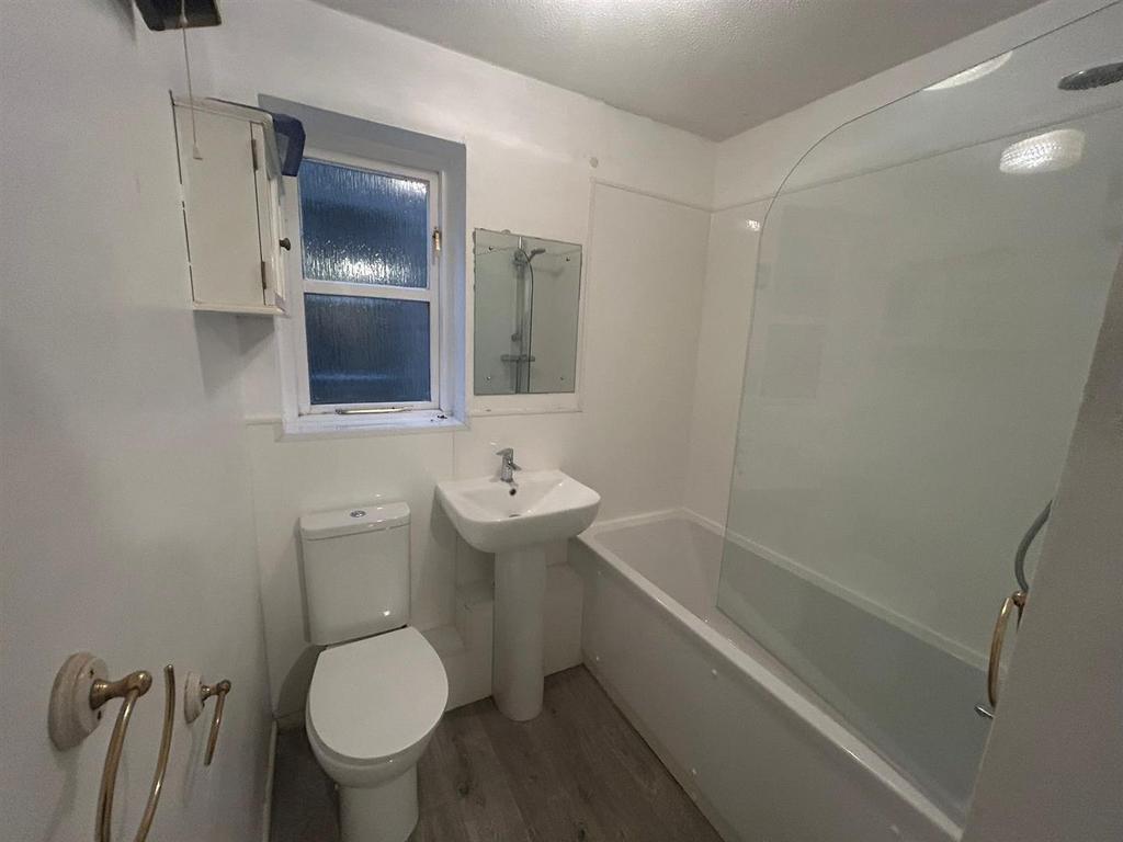 2 ridges bathroom.jpeg