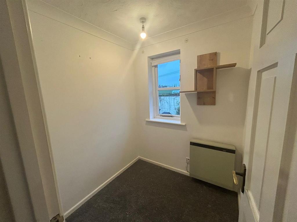2 ridges small room.jpeg