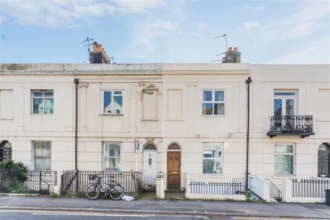 2 bedroom flat to rent, Viaduct Road, Brighton, East Sussex