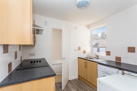 2 bedroom flat to rent, Viaduct Road, Brighton, East Sussex