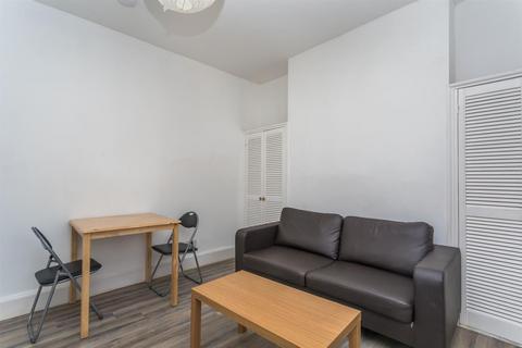 2 bedroom flat to rent, Viaduct Road, Brighton, East Sussex