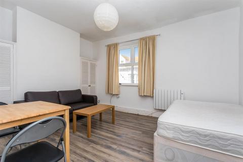 2 bedroom flat to rent, Viaduct Road, Brighton, East Sussex