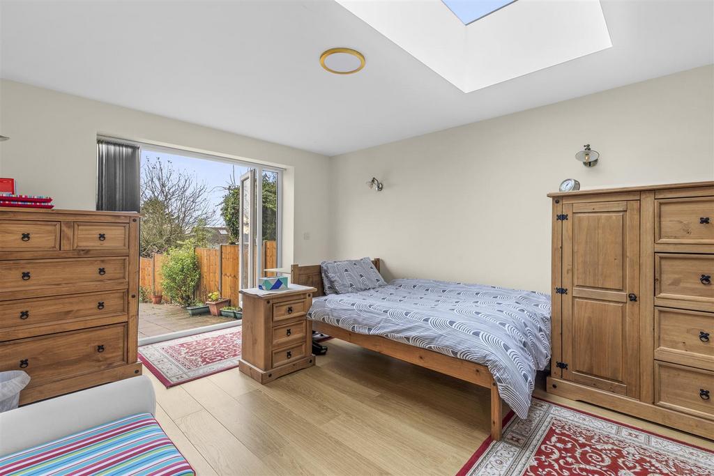 123 Walton Drive, HP13 6 UA-10.jpg