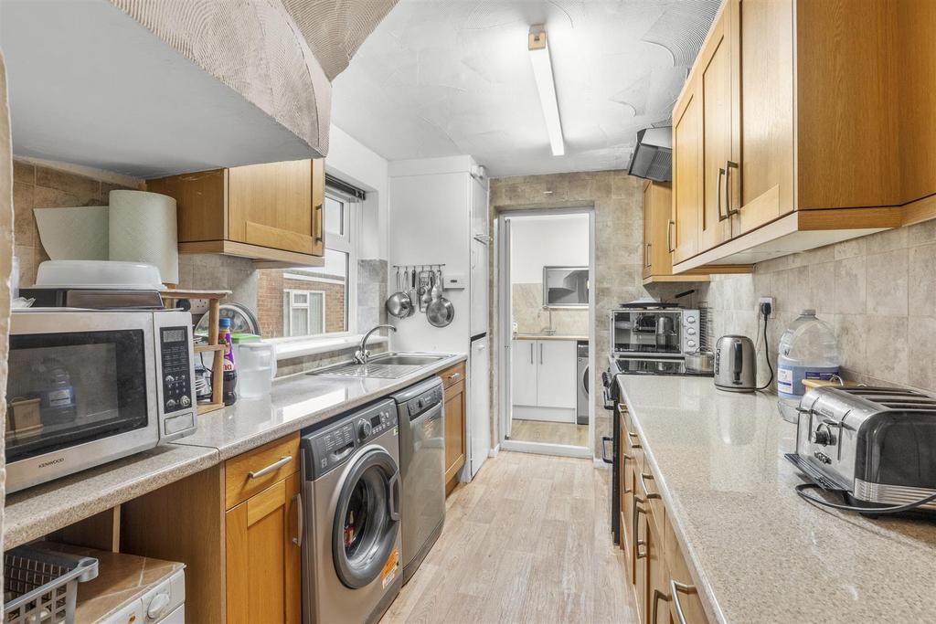 123 Walton Drive, HP13 6 UA-5.jpg