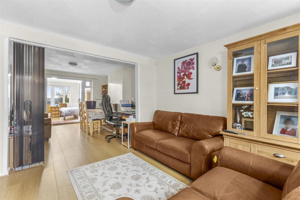 123 Walton Drive, HP13 6 UA-7.jpg