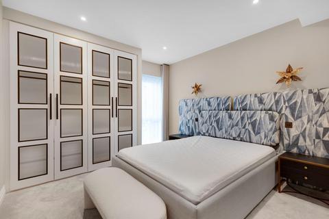 2 bedroom flat to rent, Westwood Building, Chelsea Creek SW6