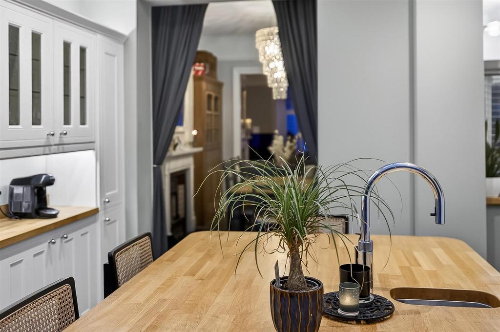 Breakfast Room