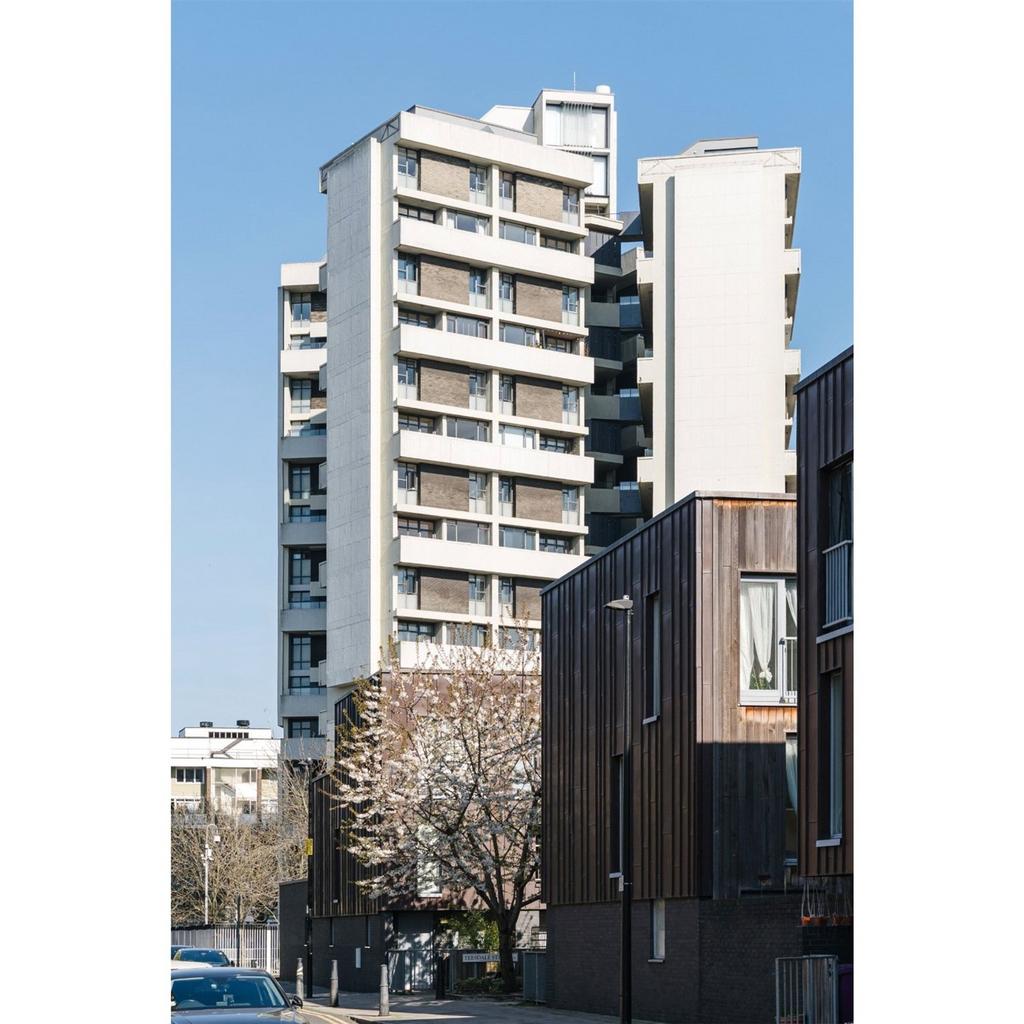 Keeling House, E2