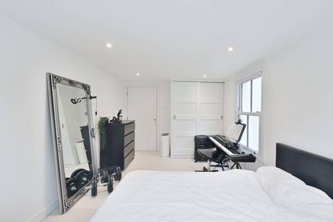 undefined, Meadow Road, Vauxhall, London, SW8