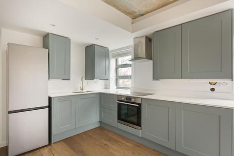 undefined, Elm Grove, London, SW19