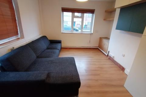 2 bedroom flat to rent, Manchester, Greater Manchester, England, M15