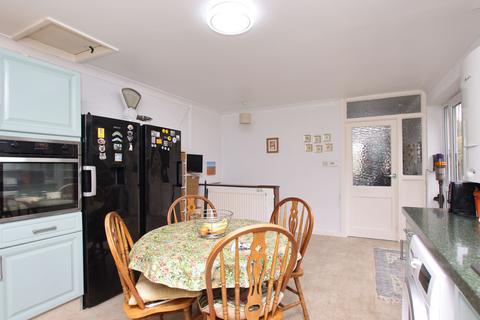 undefined, Rock Terrace, Ynysybwl, Pontypridd CF37 3NT