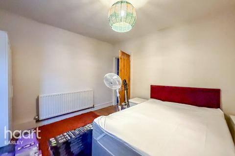 undefined, Kings Road, READING
