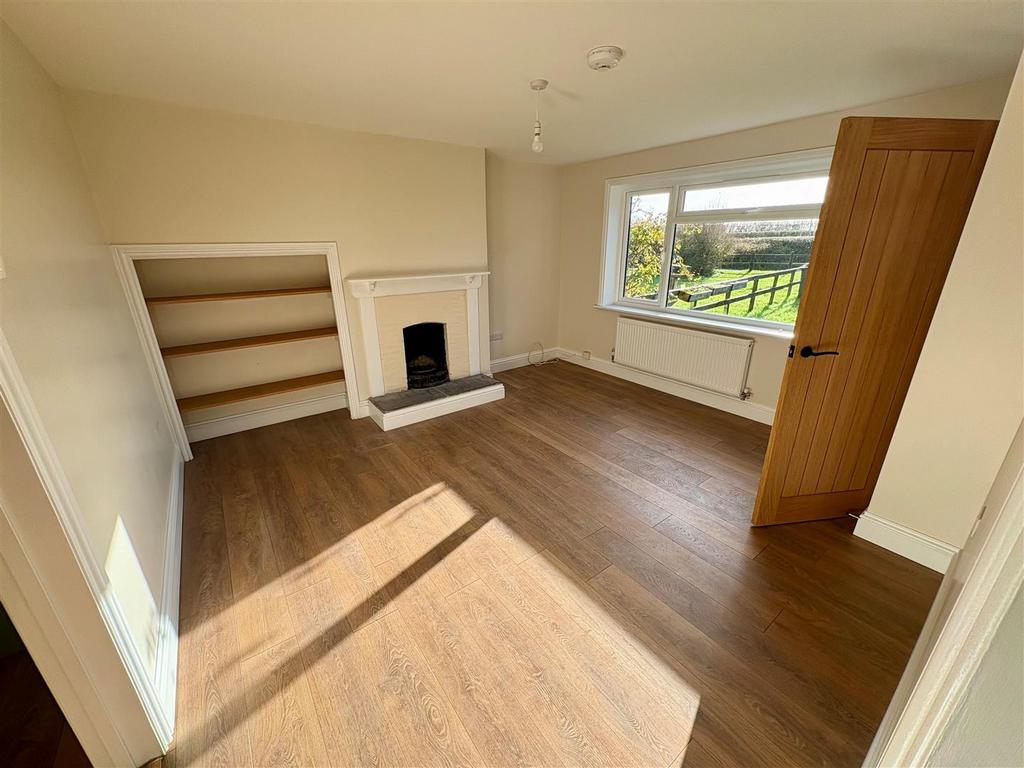 Living Room 2.jpg