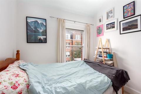 2 bedroom flat to rent, Hilltop Road, West Hampstead NW6