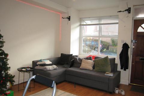 2 bedroom flat to rent, Shanklin Road, Brighton BN2