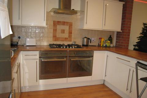 2 bedroom flat to rent, Shanklin Road, Brighton BN2