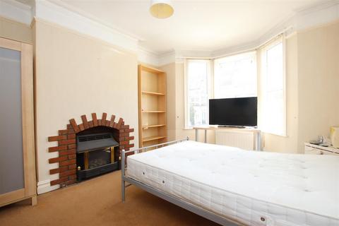 undefined, Coronation Avenue, Bath BA2