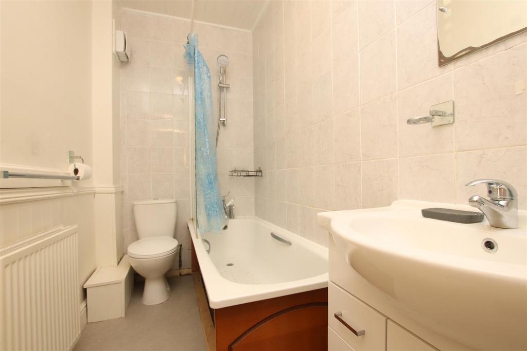 Bathroom.JPG