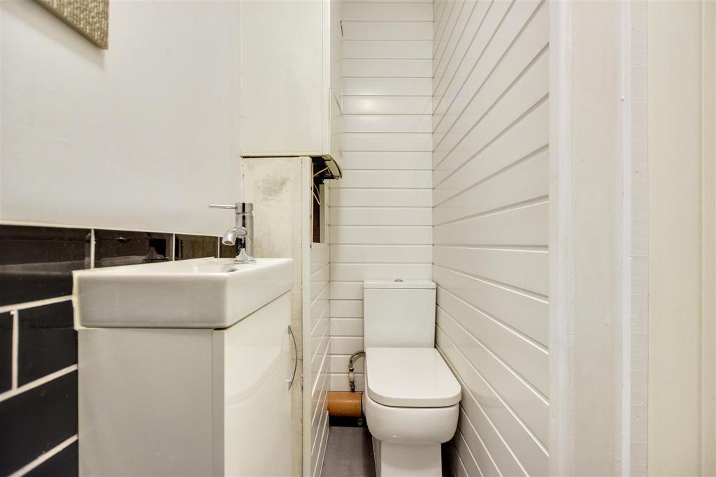 Shower Room 1.jpeg