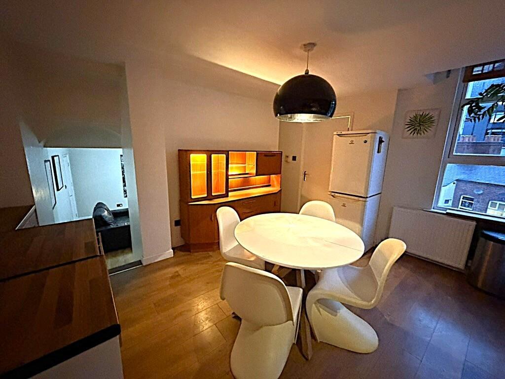 Kitchen diner 3rd.jpg