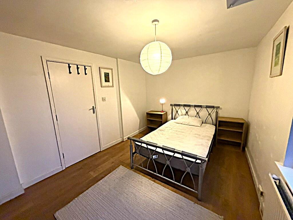 Bedroom 1 3rd.jpg