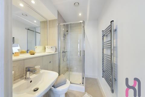 2 bedroom flat to rent, The Landmark, 30 Oldfield Road, Salford, M5