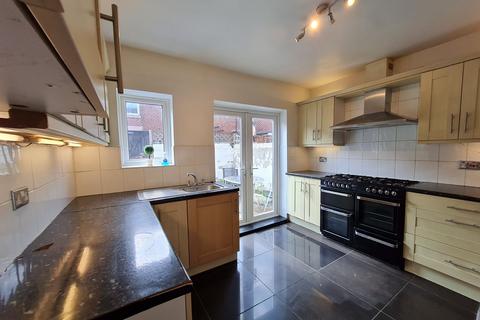 2 bedroom terraced house to rent, Chorley, Chorley PR7